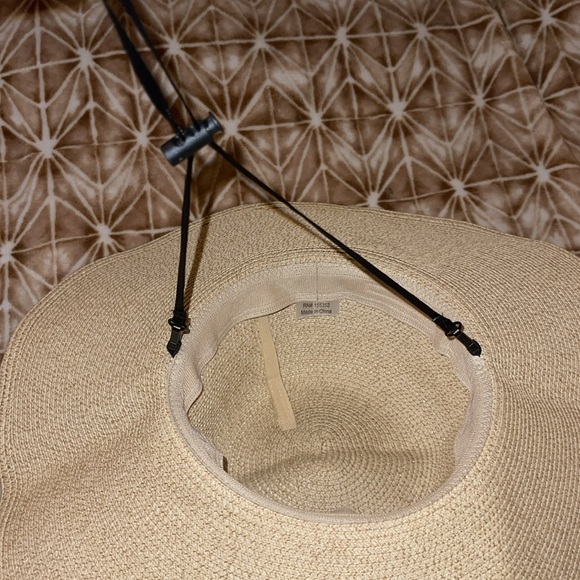 Soft Straw Beach Hat - Picture 4 of 5